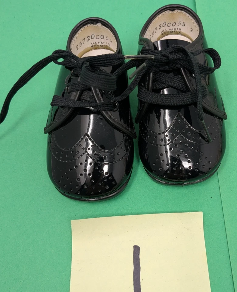 Lote de 8 zapatos deportivos y zapatos suaves Cherokee para bebés pequeños talla 1 y 2 con corbatas Foto 2 de 4