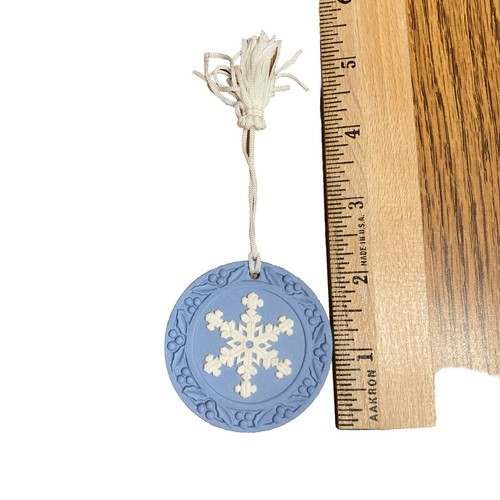 Snowflake 2001 Annual Jasperware Ornament by WEDGWOOD MADE IN UK, IN BOX - Picture 6 of 6