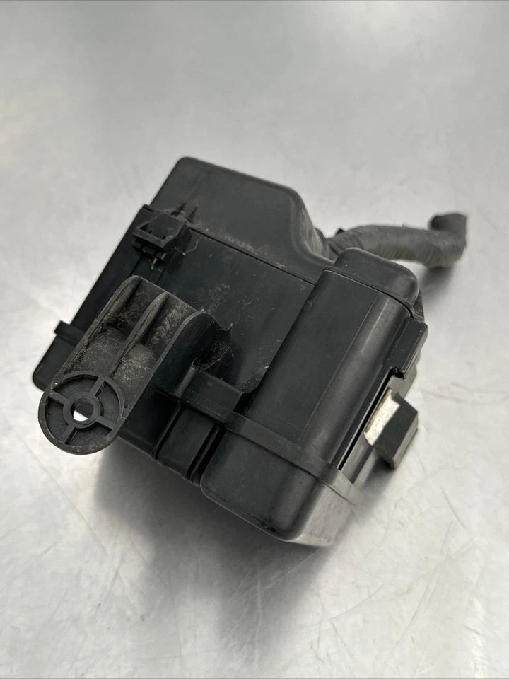 1998 - 2000 TOYOTA RAV-4 2.0L ENGINE FUSE BOX *TESTED WORKS* OEM 8274042022 - Image 3 of 4