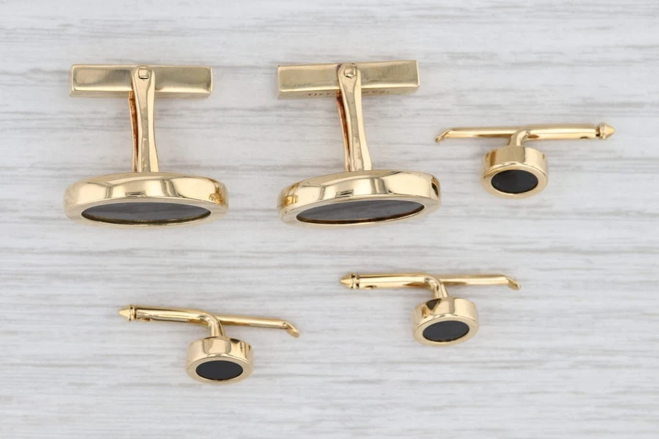 Conjunto de abotoaduras ovais de ônix Tiffany com caixa de ouro amarelo 18k - Imagem 2 de 4