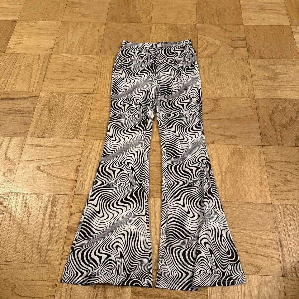 2 x Pairs of Flared Leggings Checker Gingham + Psychedelic Hippie Style - Image 4 of 4