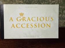 DX28 GB 2002 A GRACIOUS ACCESSION PRESTIGE STAMP BOOKLET COMPLETE