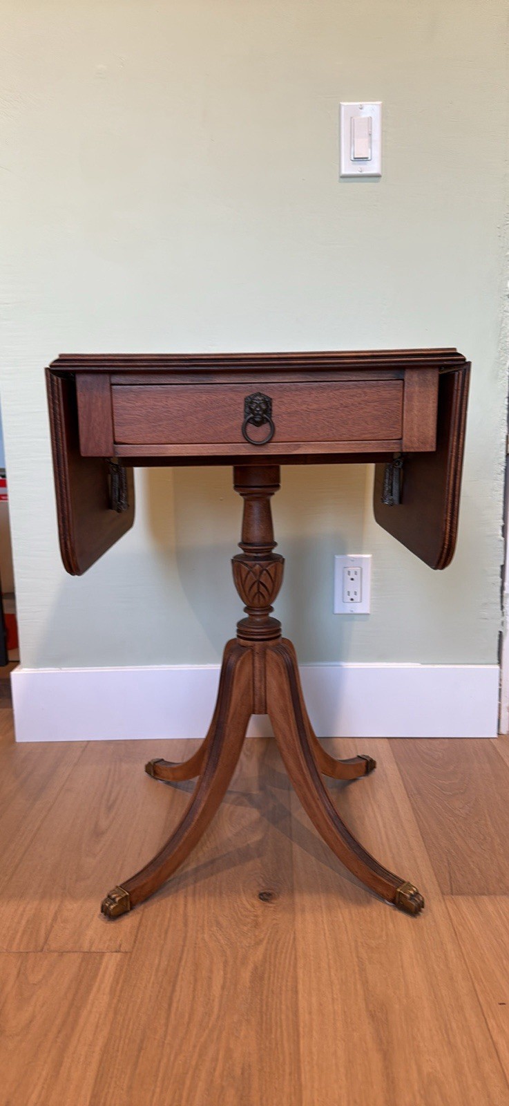 George III Duncan Phyfe Drop Leaf Table Mahogany With Drawer / Claw Feet