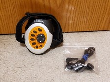 GPX Digital Tuner AM FM Radio with Arm Band RDT4004SP Bundle with new Earphones