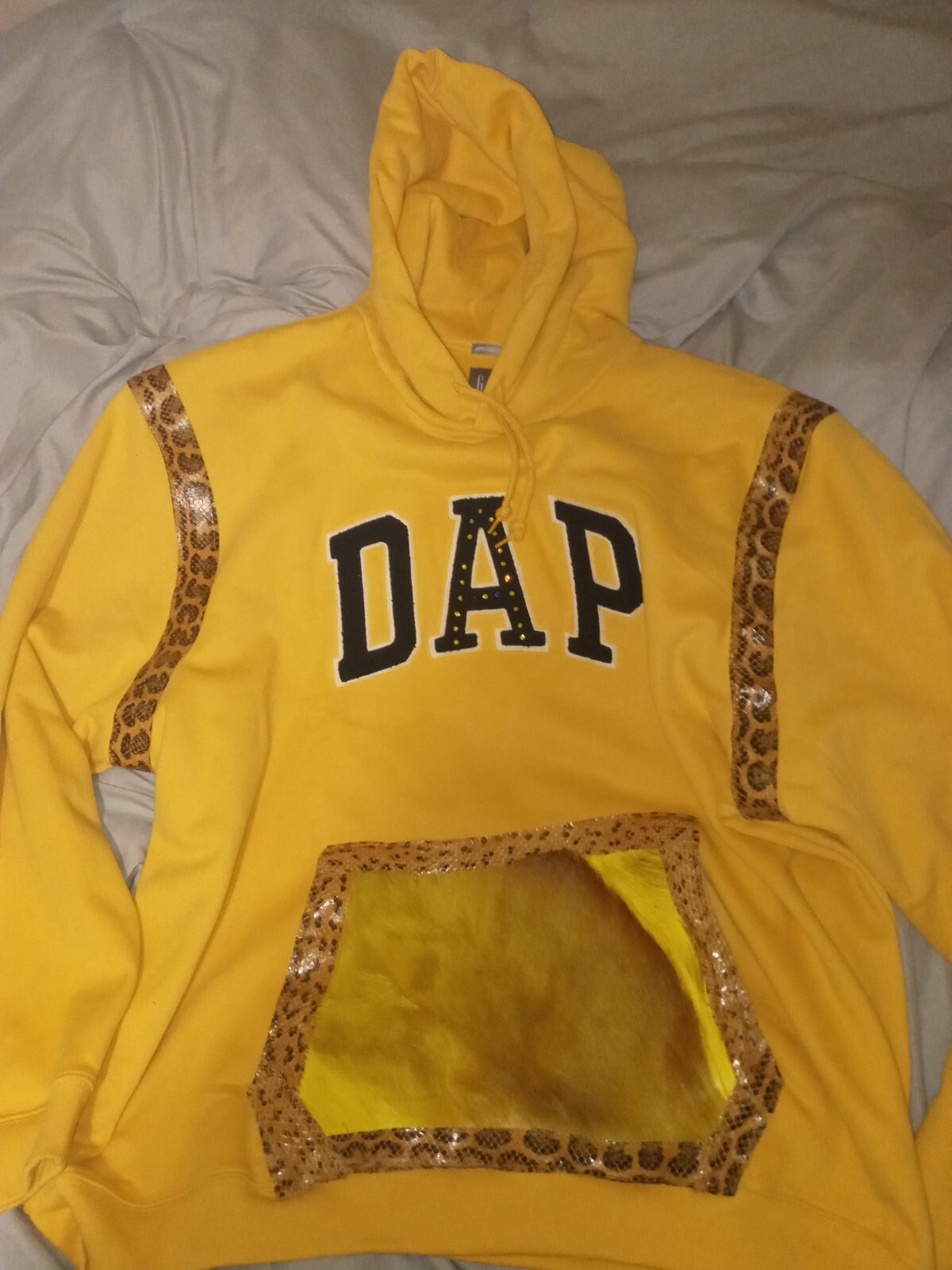 gap mustard hoodie