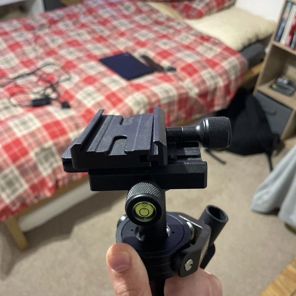Neewer Handheld Stabilizer - Image 3 of 4