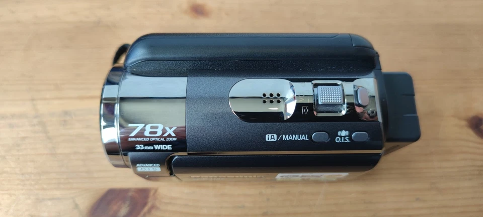 Panasonic SDR-H86 Camcorder - 80GB Hard Drive / SD Card Digital Video Camera - Image 3 of 4