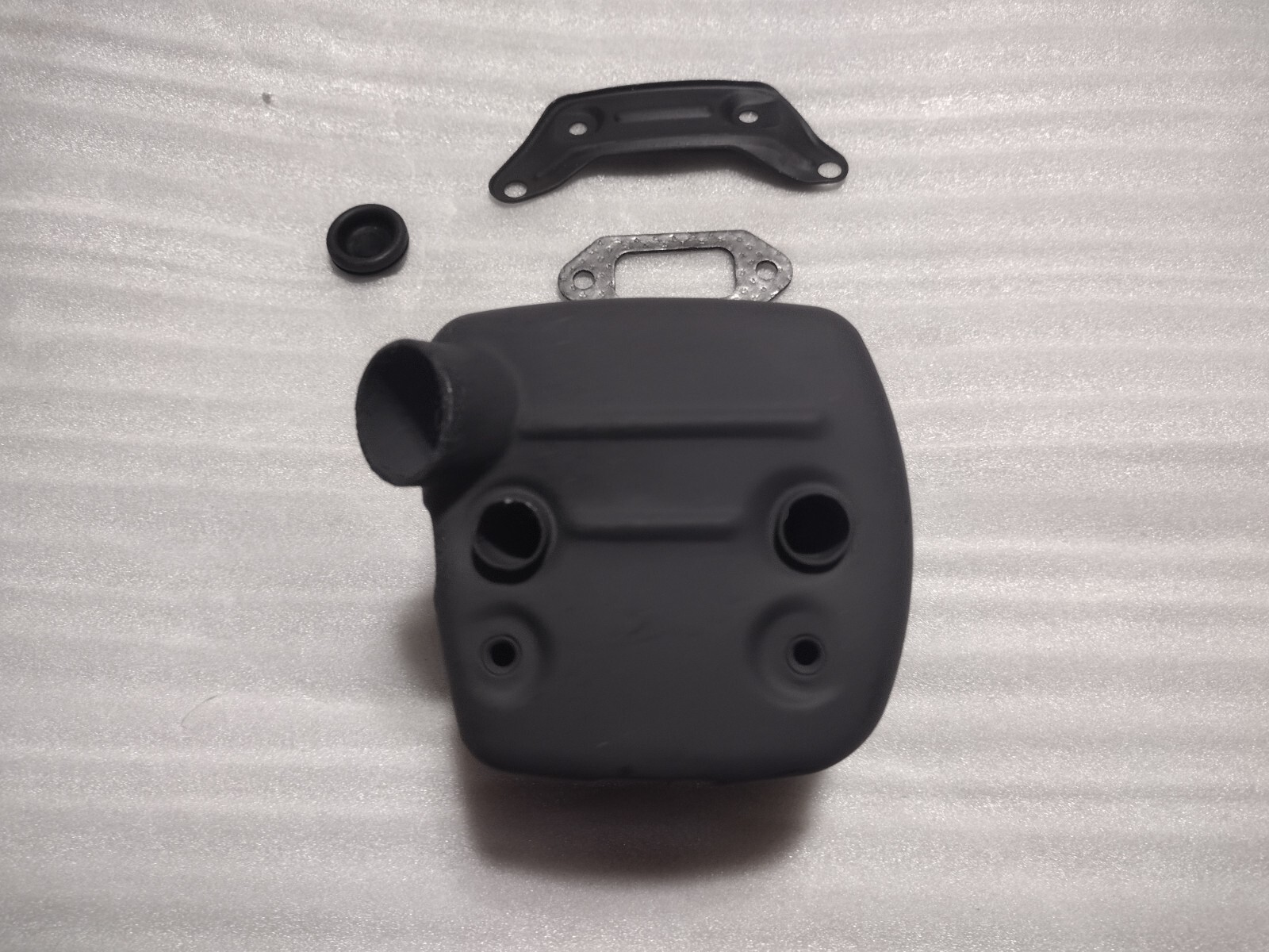 Ported high flow muffler for Husqvarna 365 371 372XP OE & XT 385XP 390XP