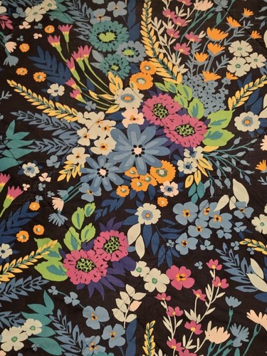 Vera Bradley Midnight Blues Twin / Twin XL Comforter 69" x 86" Floral - Imagen 4 de 13