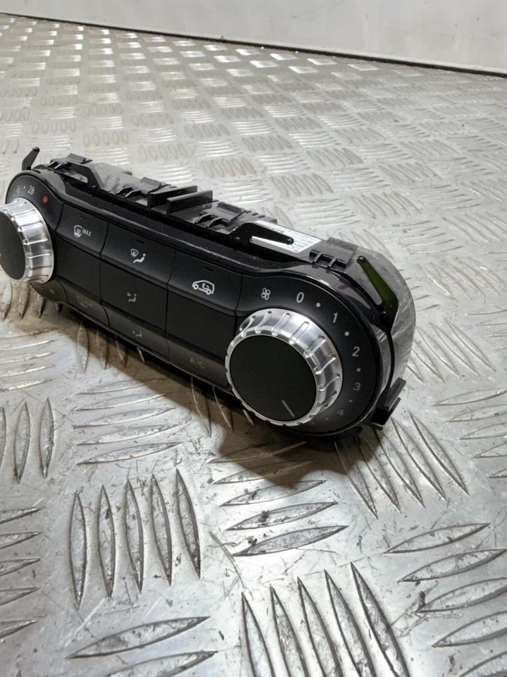 MERCEDES A CLASS W176 A/C HEATER CONTROL A2469002208 - Image 2 of 4