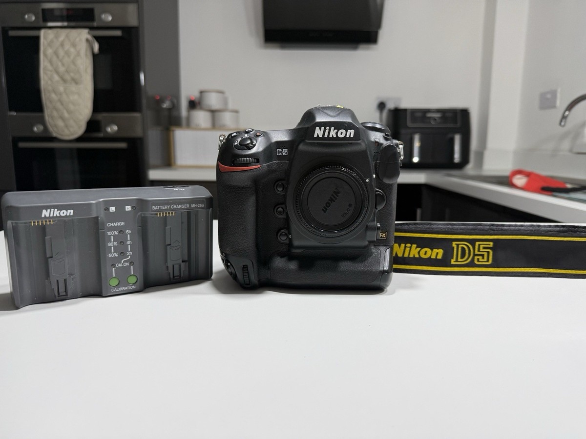 forie　【Nikon  D5 】 Nikon D5 20.8 MP Fx-format Professional Digital SLR Camera for