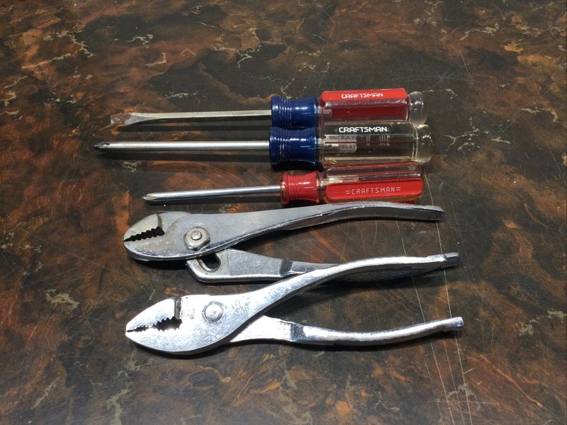 Craftsman Pliers (2) Screwdrivers (3)