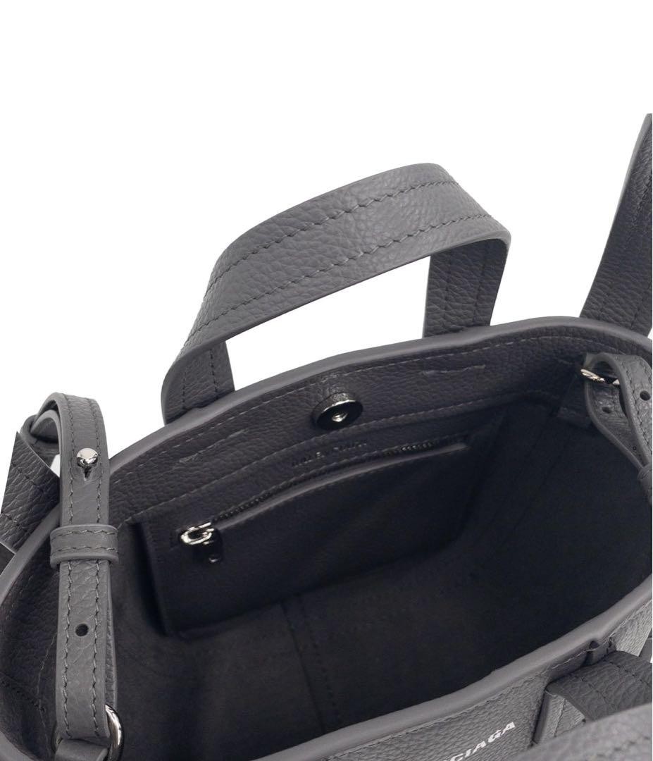 バレンシアガ　EVERYDAY 2.0 MINI SHOULDER TOTE Balenciaga Everyday 2.0 Mini North-South Shoulder Tote Bag