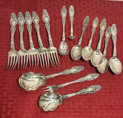 INTERNATIONAL STERLING*CLOETA(GRAPE)*    PIECES*1905