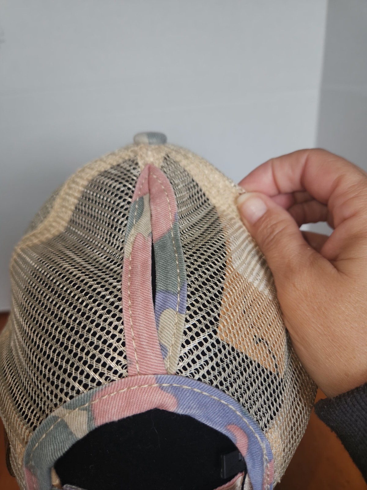 Cappello C.C Pony Cap mimetico regolabile camionista coda di cavallo rosa viola grigio