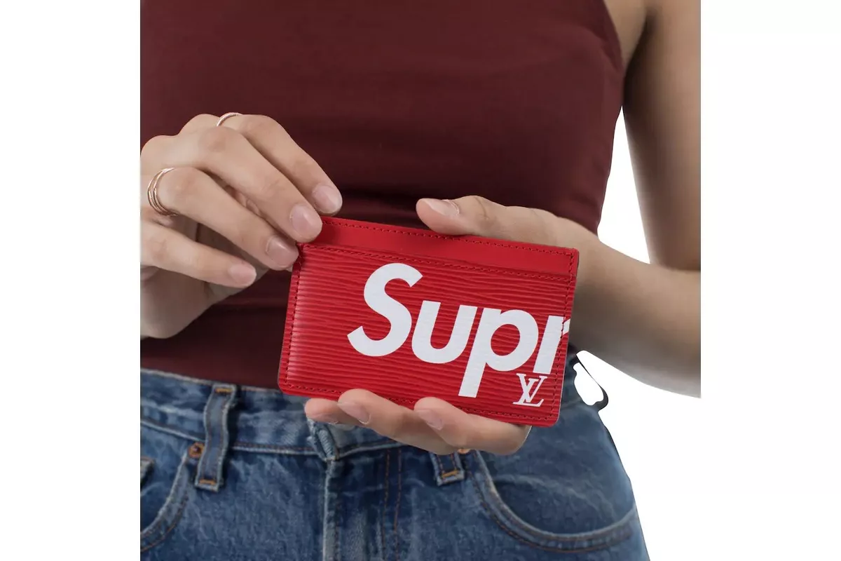 Portafoglio lv hotsell x supreme