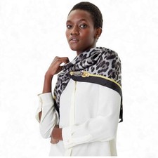 Châle GUESS En Soie Vintage - Foulard Carré 110x110 Cm Couleur Marron - Parfait Accessoire Bohème
