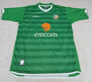 Ireland Umbro 2003 Men's Size M Vintage Home Football Authentic Shirt Green