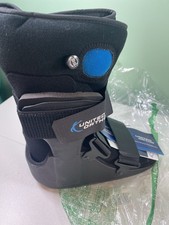 United Ortho Short Air Cam Walker Fracture Boot, Medium, Black