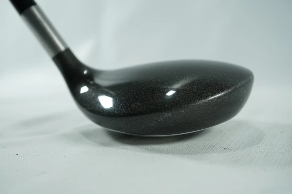 Titleist 975F 5 Wood 18.5° / Regular Flex Graphite Shaft - Image 4 of 4