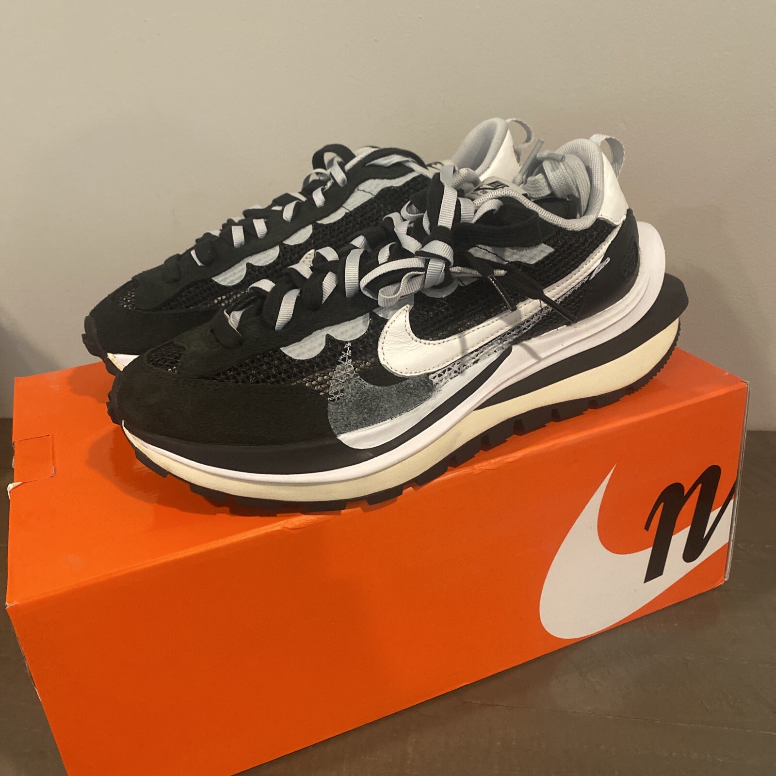 SACAI X NIKE Taglia 10 Nike sacai x VaporWaffle Nero Bianco