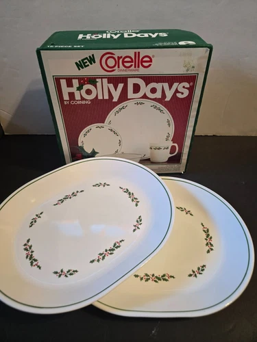 Vtg Corelle NIB HOLLY DAYS 16 Piece Set Christmas Plates Bowls Cups & 2 Platters