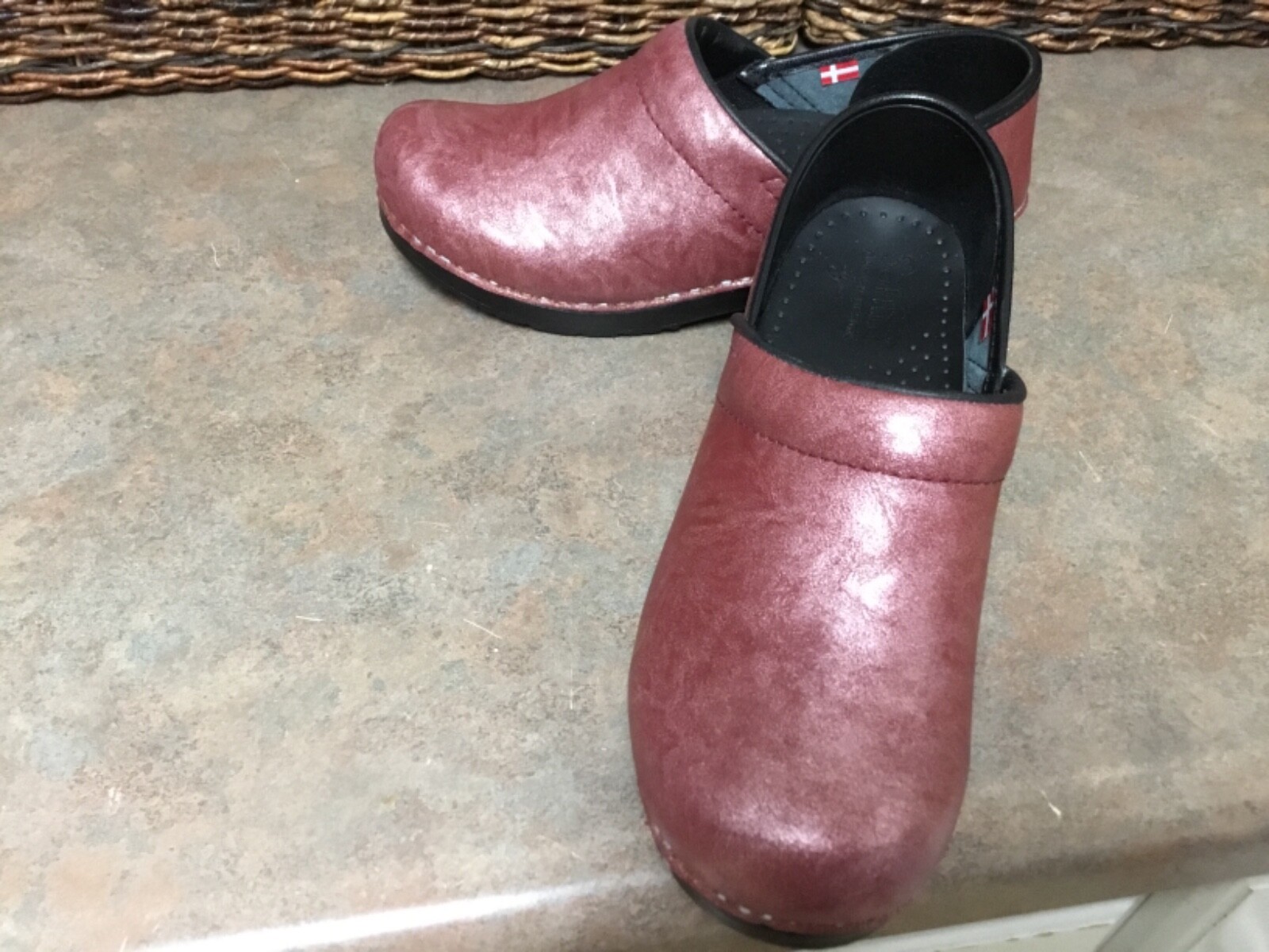 Sanita Professional Rose Gold Leather Clogs Shoes Size 39 (CON70)