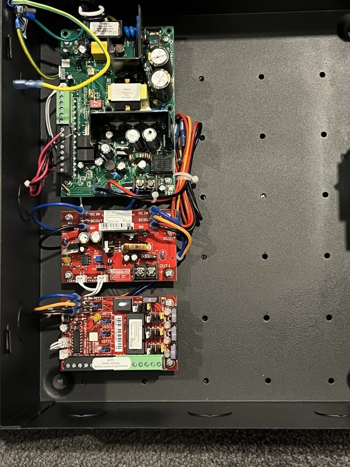 Fuente de alimentación Openpath LifeSafety OP-ECL1-PS1224. Módulo FPV4, C4, módulo B100 Foto 2 de 4