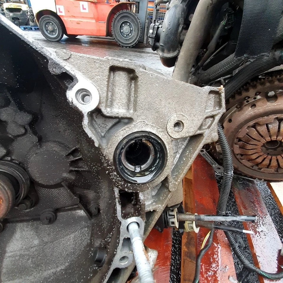 2012-2020 DACIA SANDERO STEPWAY MK2 Gearbox Manual 5 Speed JR5 JH3-351 - Image 3 of 4