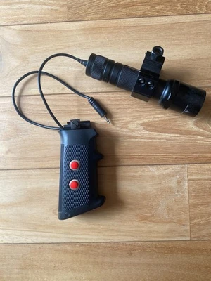 Shekkin Gears CAG Gangsta Grip w/ 6P surefire clone - Photo 1/4