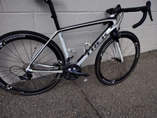 Trek Madone 5.9 OCLV Ultegra Carbon Fiber Road 52 CM Carbon/Aluminum Wheels