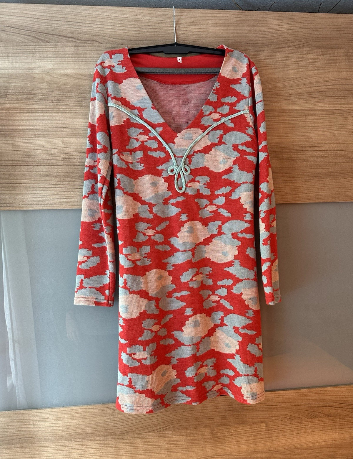 + ♥ ⚓ Damen Strickkleid XL rot/grau/beige abstrakt Ausschnitt  Blutsgeschwister