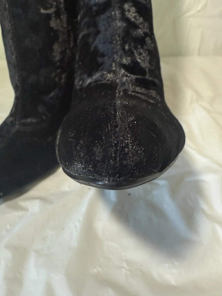 Botín de terciopelo aplastado elástico Cape Robbin talla 8,5 negro Foto 3 de 4