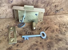 Vintage Brass Push Button Half Mortise Till Lock 5 Lever + 2 Keys.
