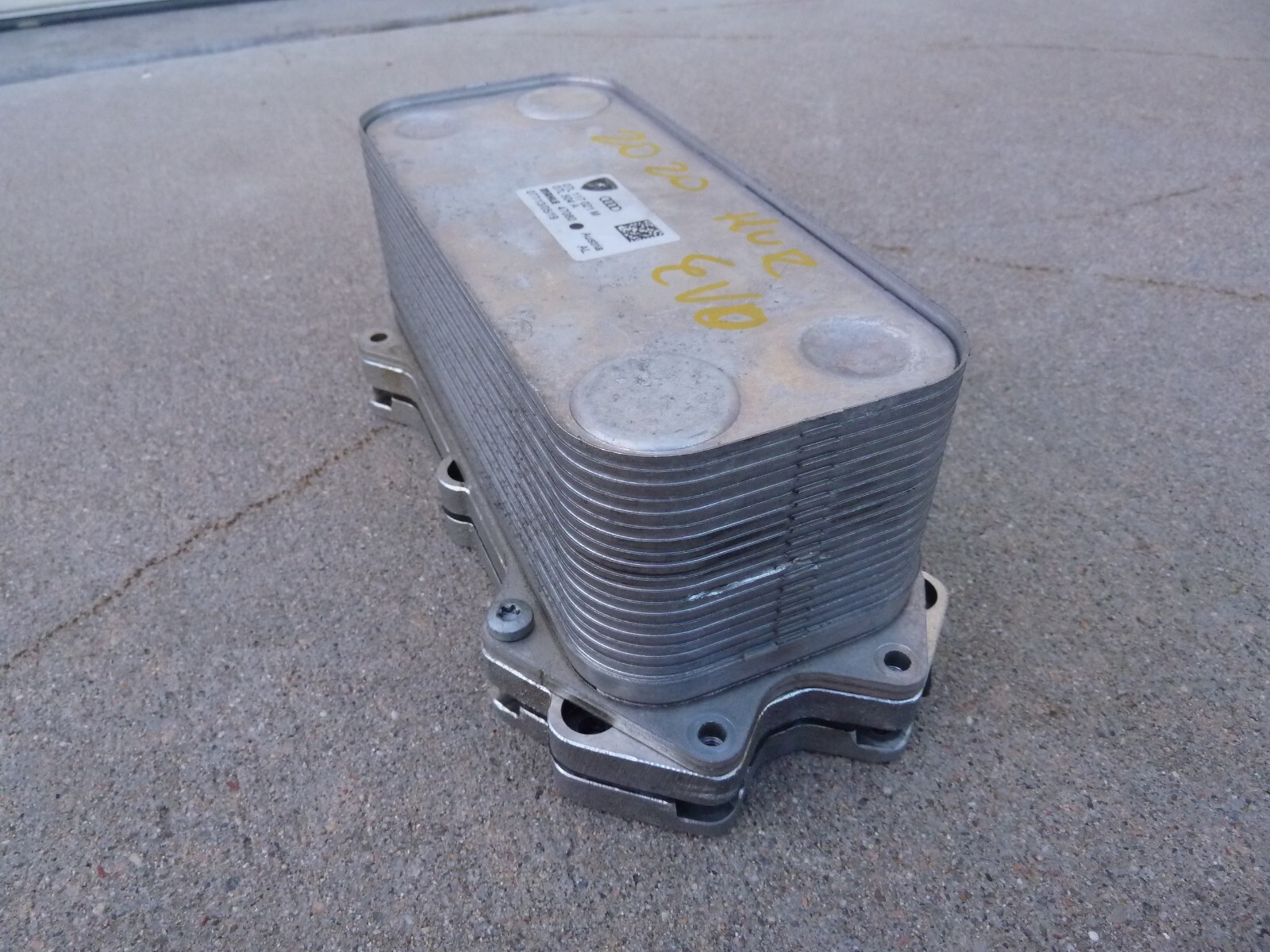 Lamborghini Huracan EVO Engine Motor top Oil Cooler Heat exchanger R8 V10