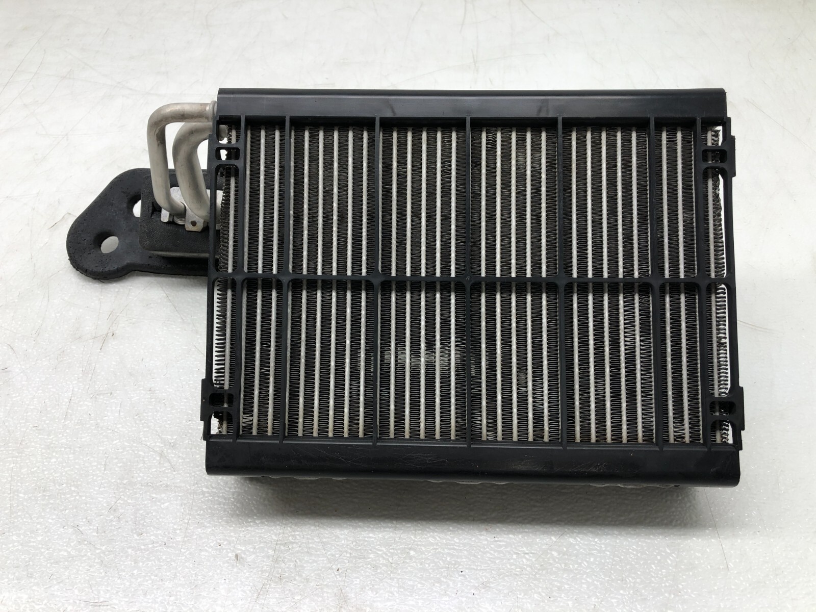 2014-2019 MASERATI GHIBLI S AC CLIMATE EVAPORATOR CORE RADIATOR W/ VALVE OEM.