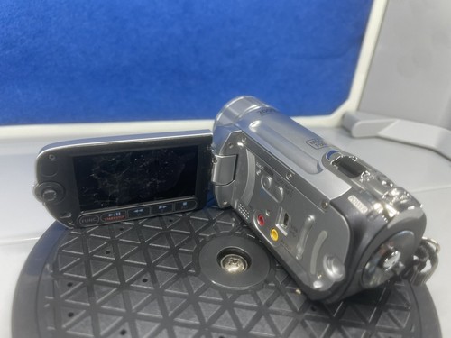 CANON FS100 Digital Camcorder Camera 45x 2000x Zoom 2.7" LCD With Memory Card - Picture 8 of 10