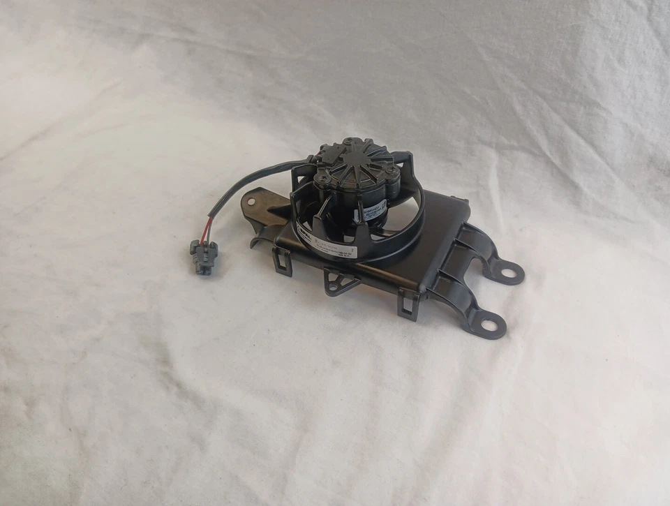 VENTILADOR DE RADIADOR ULTRA LIMITADO Harley davidson genuino 14-up electra glide 3e014075 Foto 2 de 4