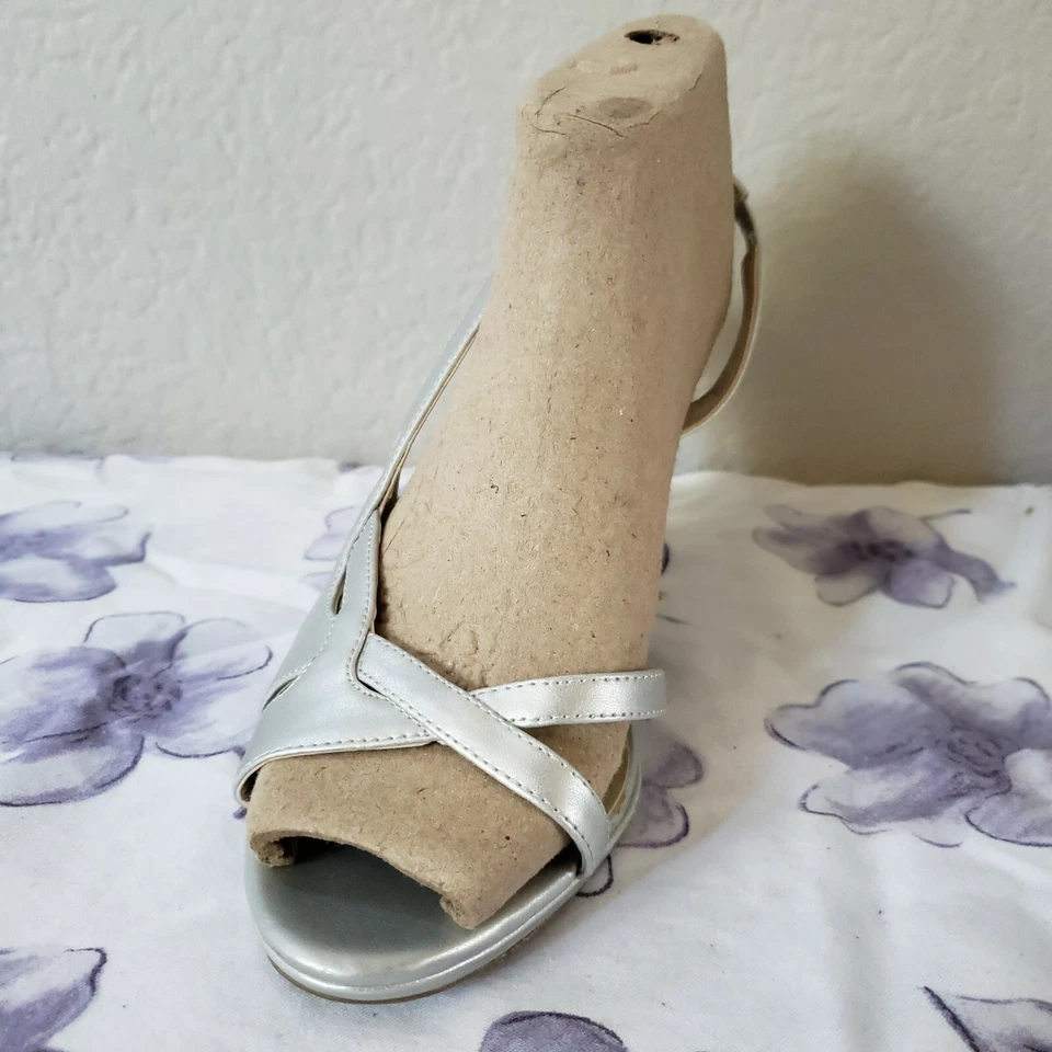 Naturalizer Silver Heeled Sandals Size 7.5 W - Image 4 of 4