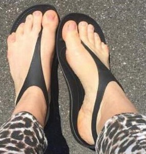 dolce vita isala 3 croc textured slide sandal