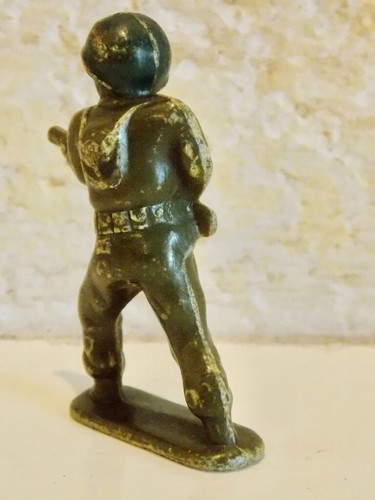 1950s Ajax Plastic Soldier Advancing w/Rifle Worn Paint Great Patina 2.5" - Picture 5 of 8
