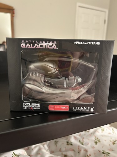 Battlestar Galactica LOOTCRATE EXCLUSIVE 4.5" Cylon Raider Scar Titan NEW In Box - Picture 1 of 6