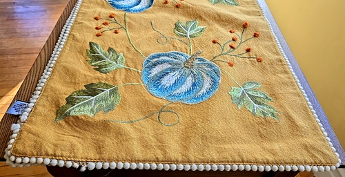 New Table Runner Autumn Pumpkins Embroidered 16 X72 in. Gold Fall Thanksgiving - Picture 2 of 10