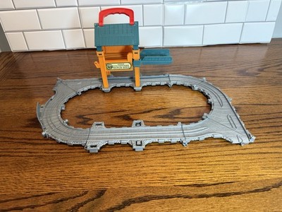 Thomas & Friends 2012 Take N Play Sodor Steamworks Repair Shed W3530 Train Track