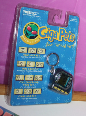 Tiger Electronics Giga Pets Virtual Alien Vintage Interactive Toy