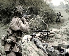 Damian Lewis Signed Band of Brothers WWII Dick Winters 8x10 Photo Beckett