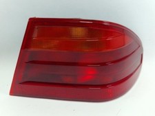 Rückleuchte MERCEDES BENZ E-Klasse W210 ab 95-99 A2108204464 Hinten Rechts