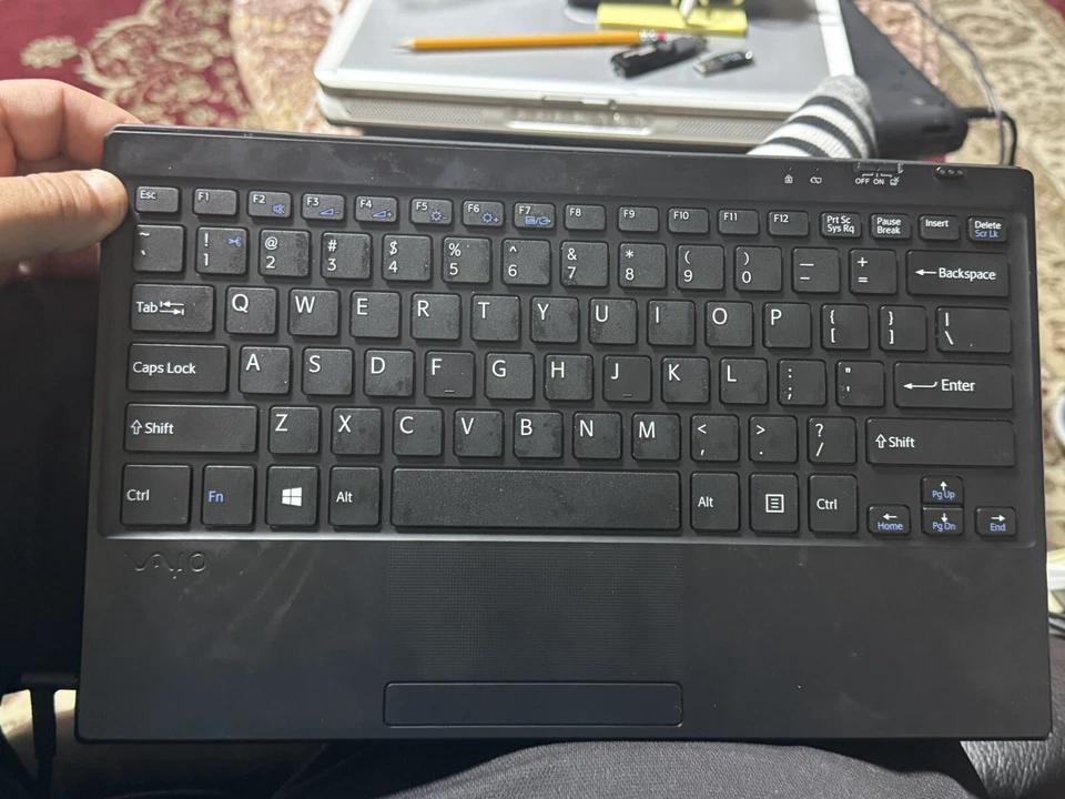 Tablet Sony Vaio Tap 11 SVT1121 Intel Pentium Windows 10 con teclado Foto 2 de 4