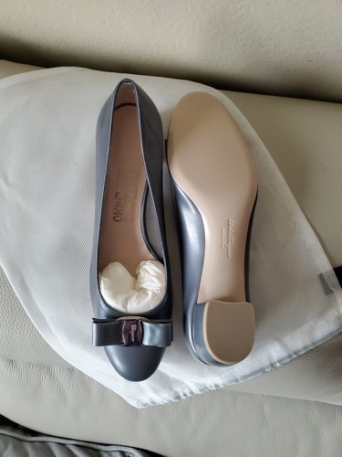 SALVATORE FERRAGAMO Vara Gray Patent Leather Bow Low Heels NEW! Size 9B - Picture 9 of 13