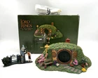 DEPARTMENT 56 BAG END GIFT SET LORD OF THE RINGS HOBBIT HOME & FIGURE CRACK
